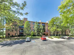 2100 Country Club Drive Woodridge IL 60517 MLS #MRD12502662 62 broker reciprocity