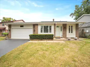 835 S Wisconsin Avenue Villa Park IL 60181 MLS #MRD12500021 50 broker reciprocity