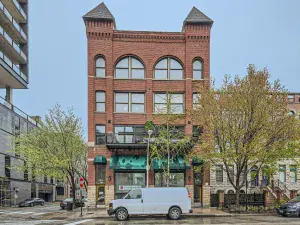 435 W Erie Street #1102 Chicago IL 60654 MLS #MRD12469572 56 broker reciprocity