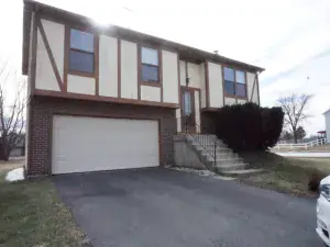 911 Lilac Lane Naperville IL 60540 MLS #MRD12487923 120 broker reciprocity