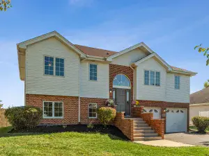 5692 W Roosevelt Street Monee IL 60449 MLS #MRD12492585 50 broker reciprocity