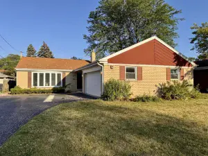 36 166th Place Calumet City IL 60409 MLS #MRD12504099 100 broker reciprocity