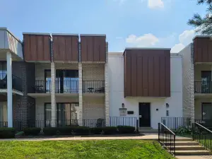 8556 W 102nd Terrace #5-315 Palos Hills IL 60465 MLS #MRD12493615 56 broker reciprocity