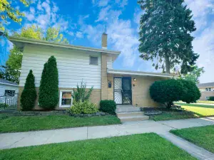 8 E 144th Street Riverdale IL 60827 MLS #MRD12109966 62 broker reciprocity