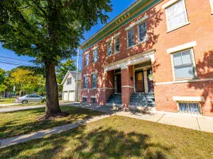2959 N Damen Avenue #1L Chicago IL 60657 MLS #MRD12498117 46 broker reciprocity