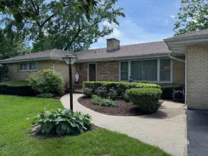 709 S Dennis Road Wheeling IL 60090 MLS #MRD12502161 64 broker reciprocity