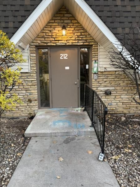 212 MADISON Street #1B Joliet IL 60435 MLS #MRD12510365 5 MLS #MRD12510365 image #0