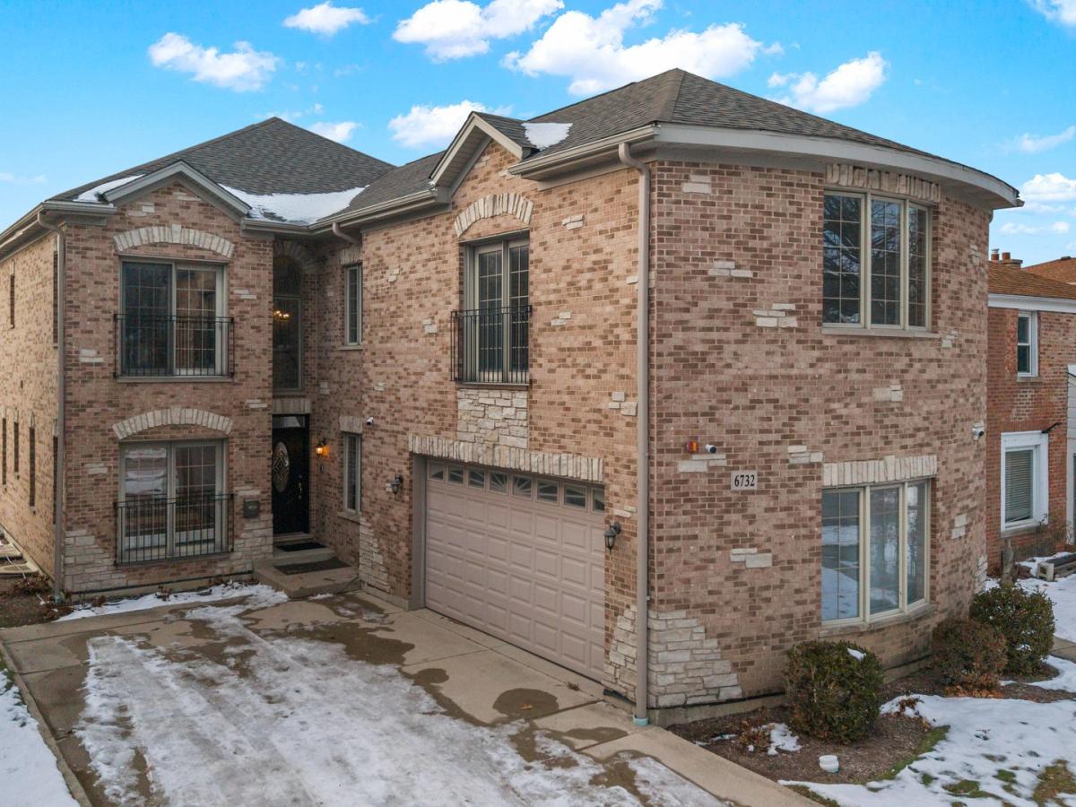 6732 N East Prairie Road Lincolnwood IL 60712 MLS #MRD12532298 45 MLS #MRD12532298 image #0