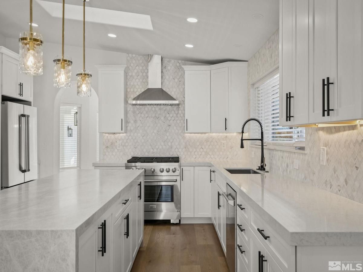 MLS #250000800 image #0