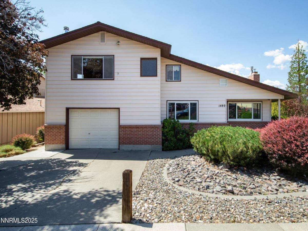 MLS #250051177 image #0