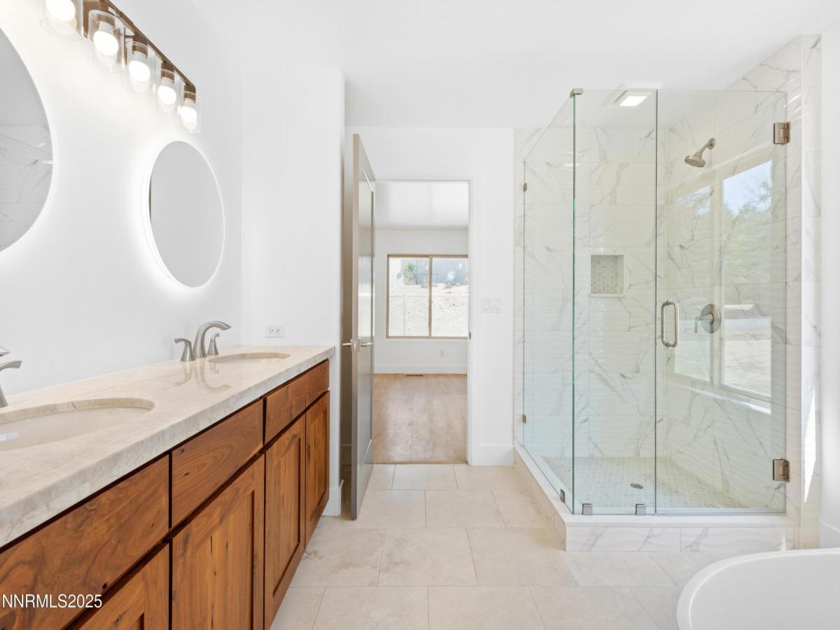 MLS #250051383 image #0