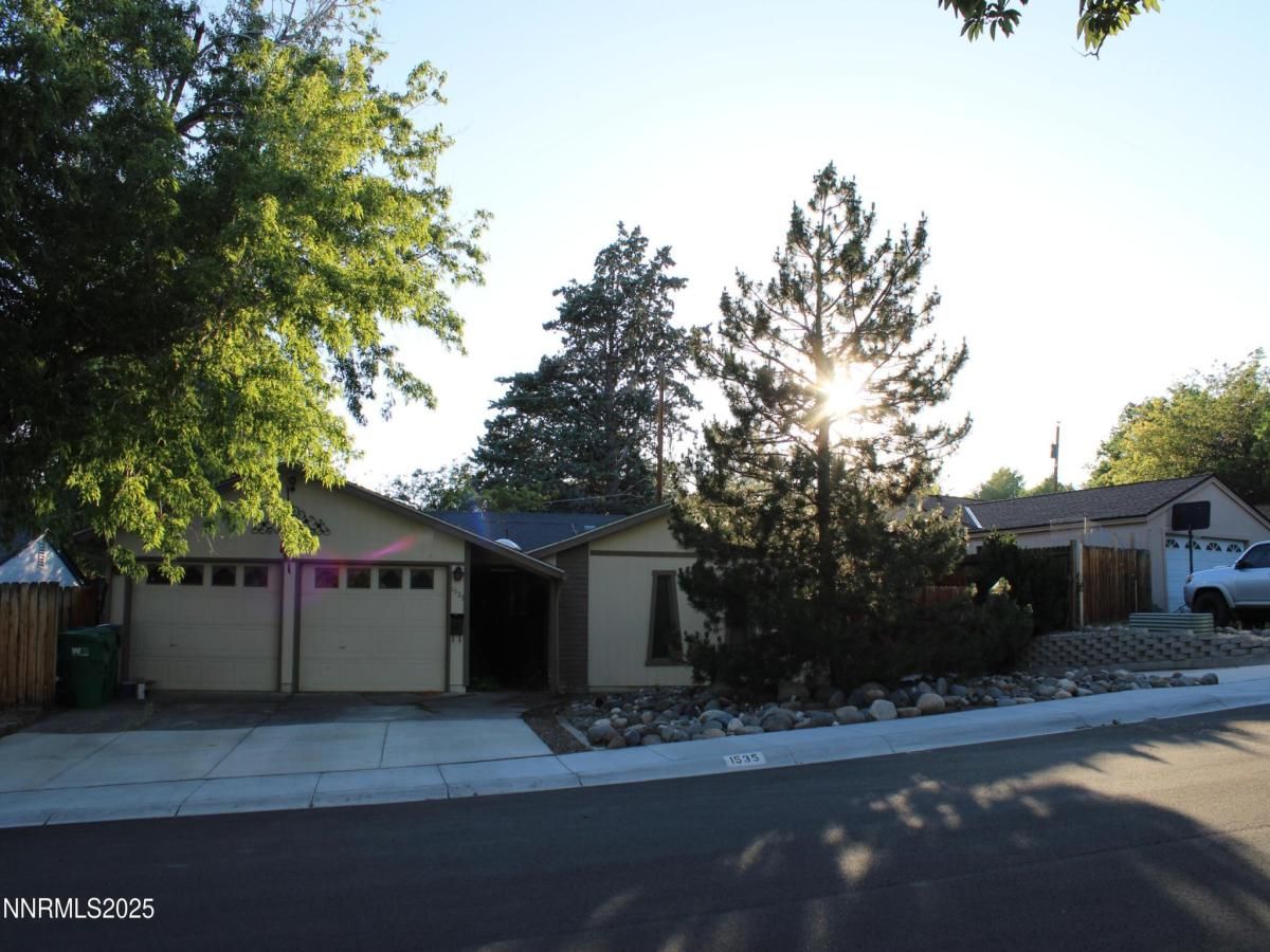 MLS #250051439 image #0