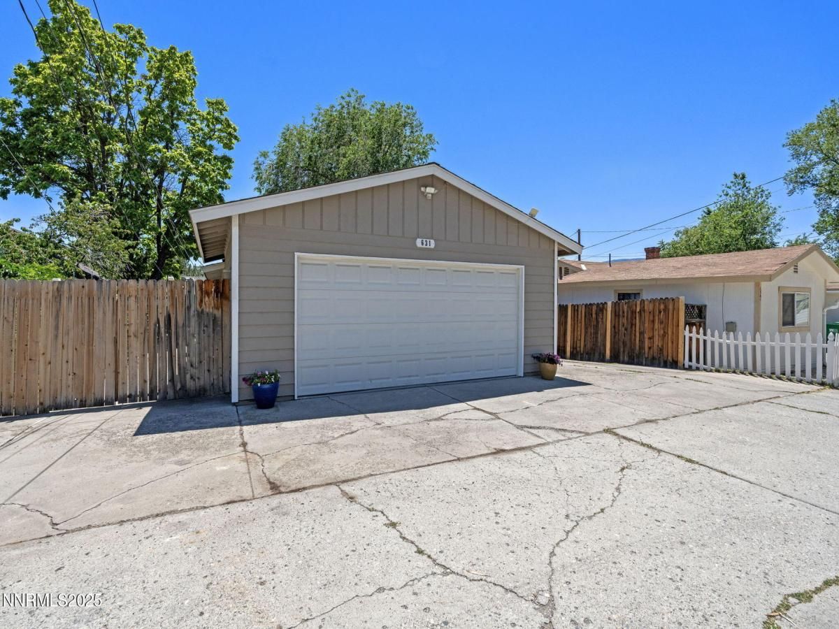 MLS #250051808 image #0
