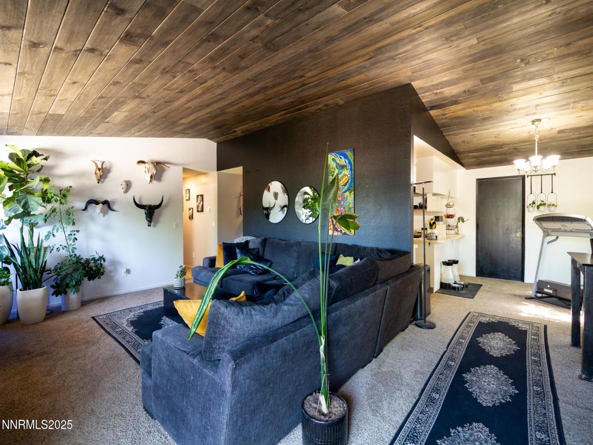 MLS #250051826 image #0