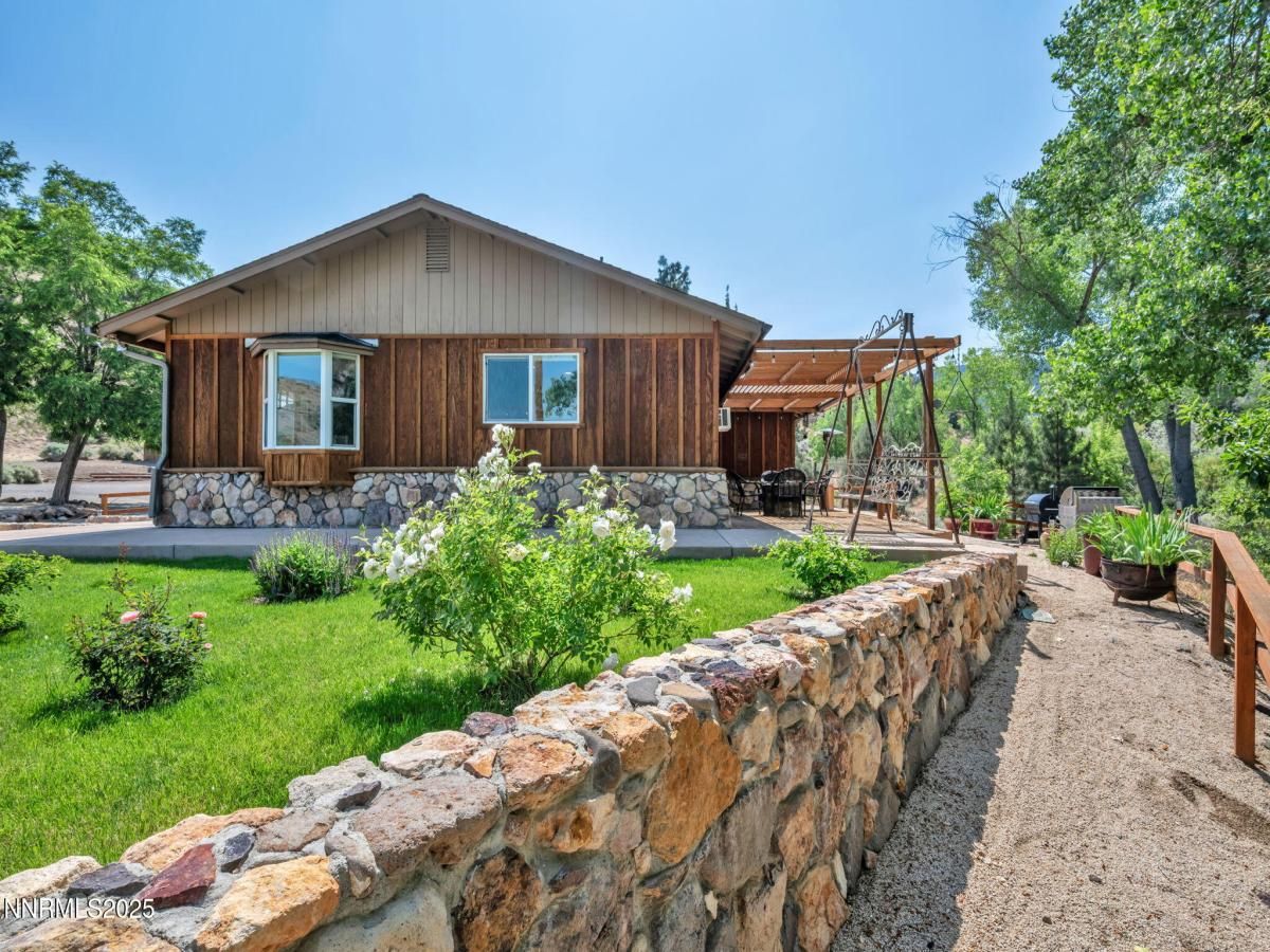 MLS #250051827 image #0