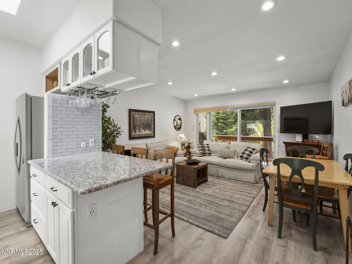 MLS #250051886 image #0