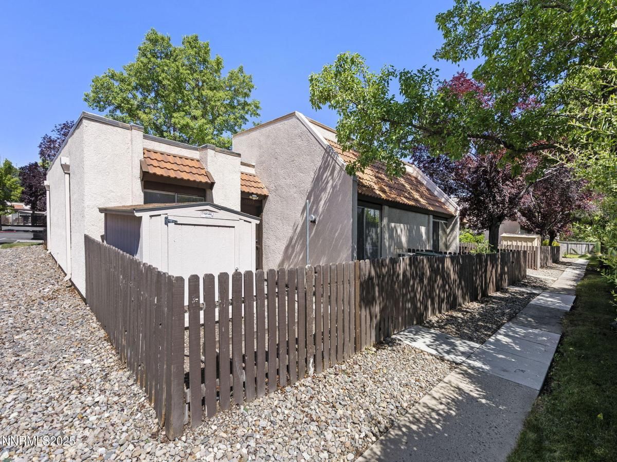 MLS #250052397 image #0