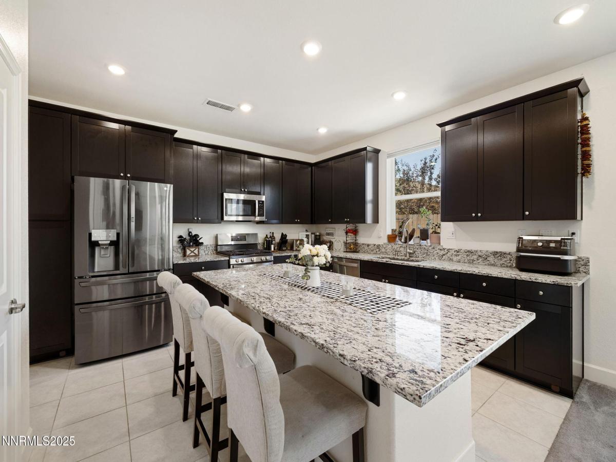 MLS #250052601 image #0