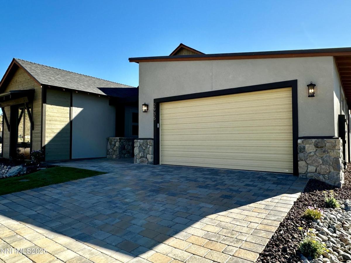 MLS #250052696 image #0