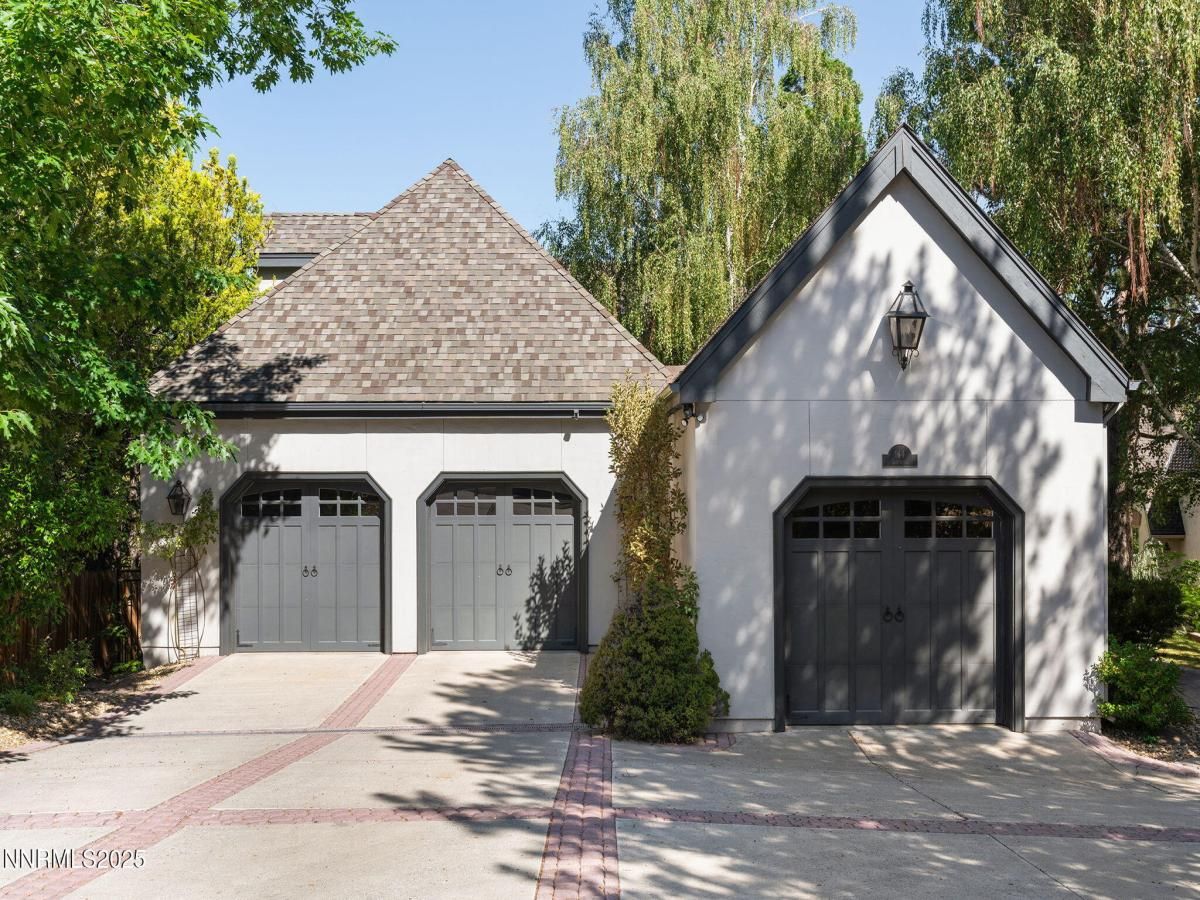 MLS #250052920 image #0