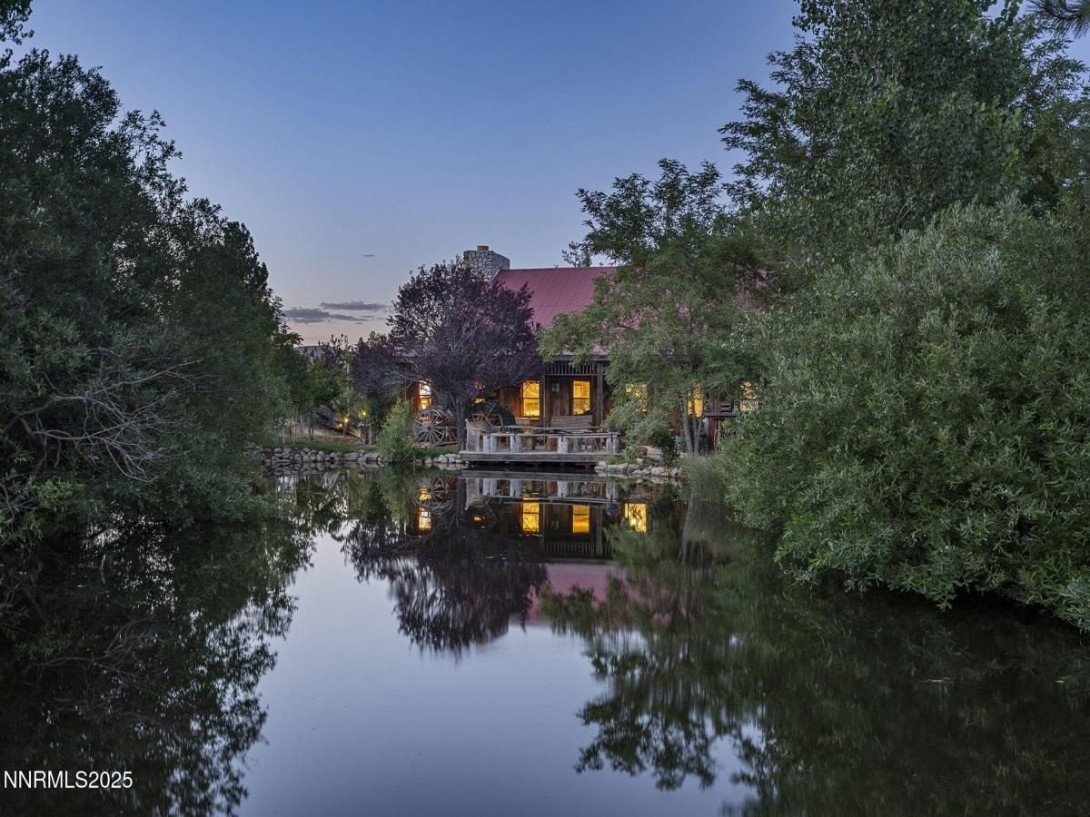 MLS #250053946 image #0