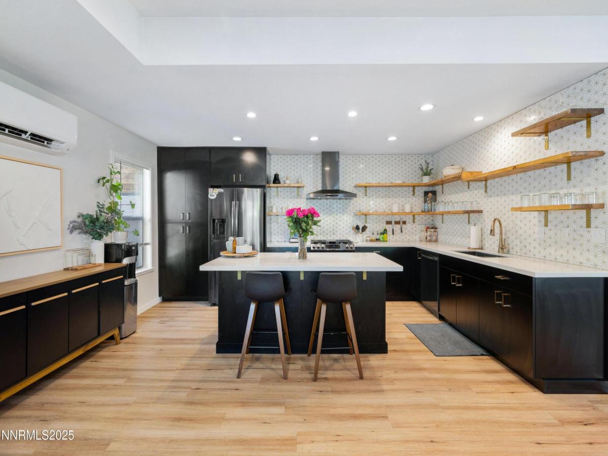 MLS #250054509 image #0