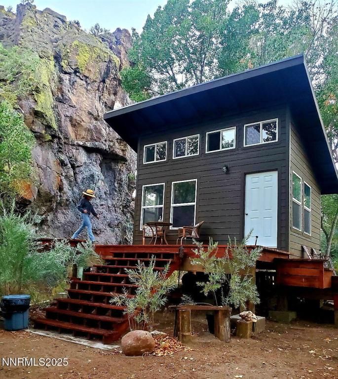 MLS #250055118 image #0