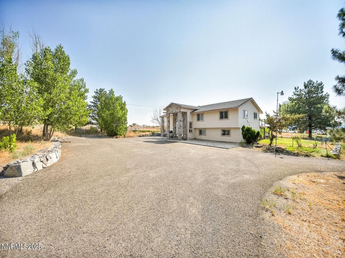 MLS #250055192 image #0