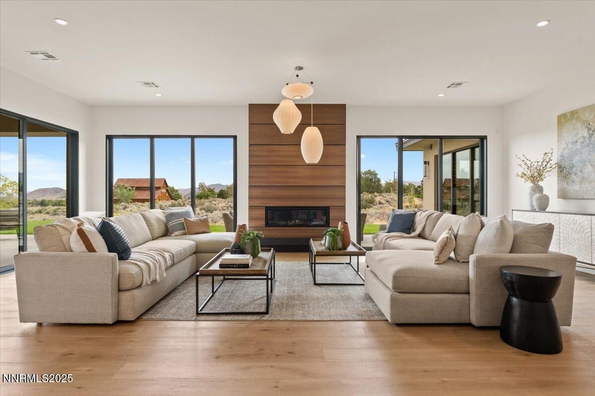 MLS #250055953 image #0