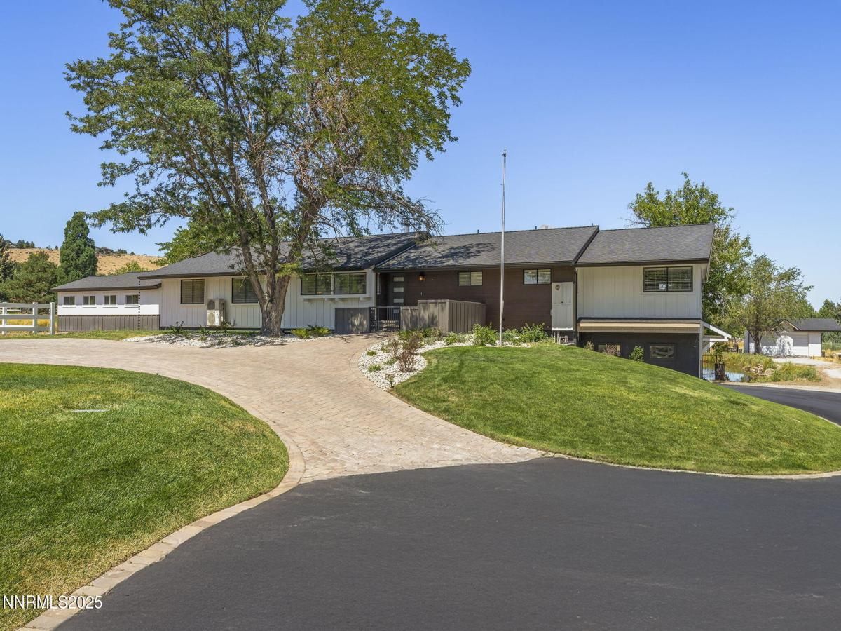 MLS #250055978 image #0