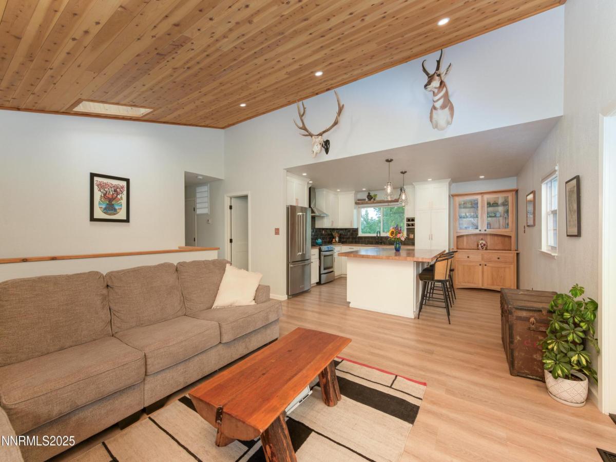 MLS #250056153 image #0