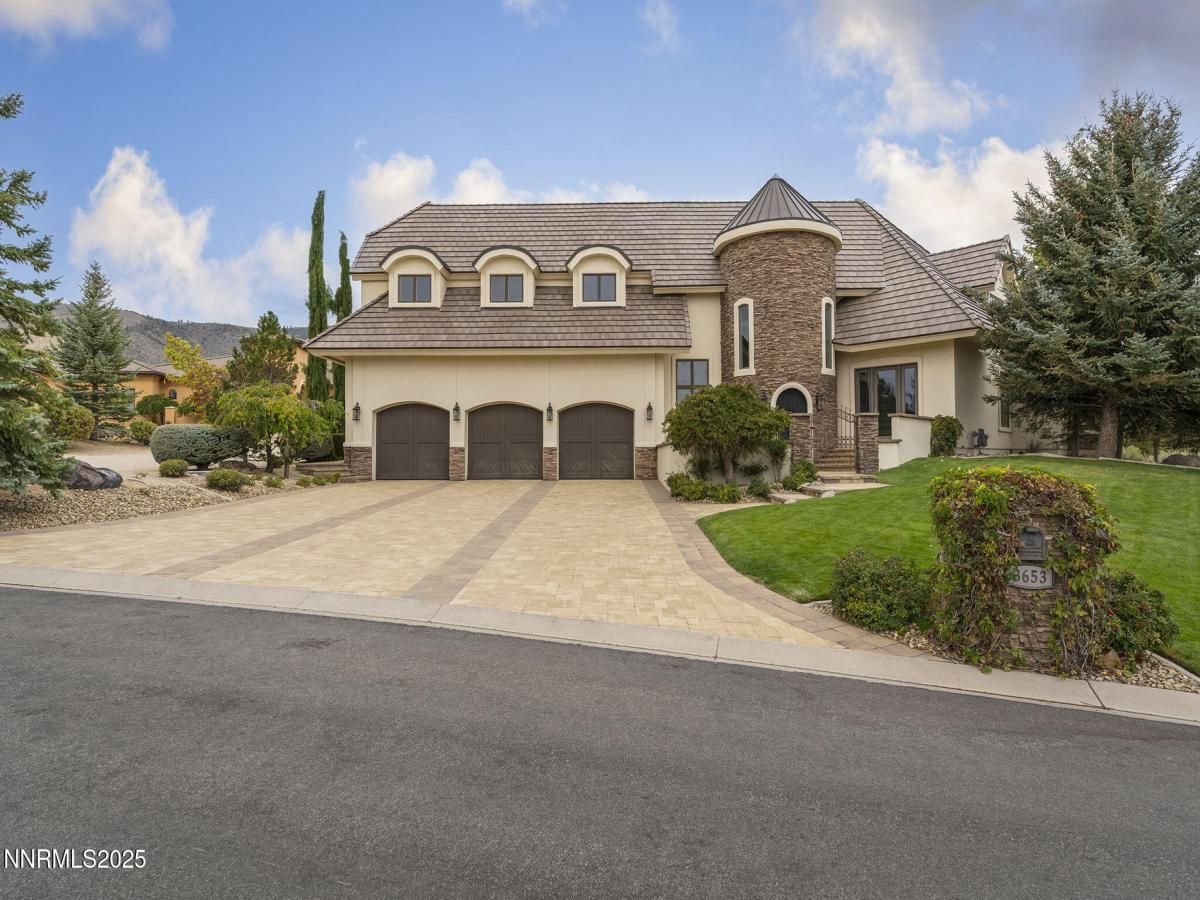 MLS #250056159 image #0
