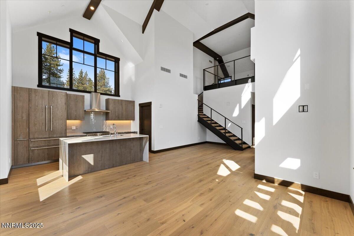 MLS #250058101 image #0