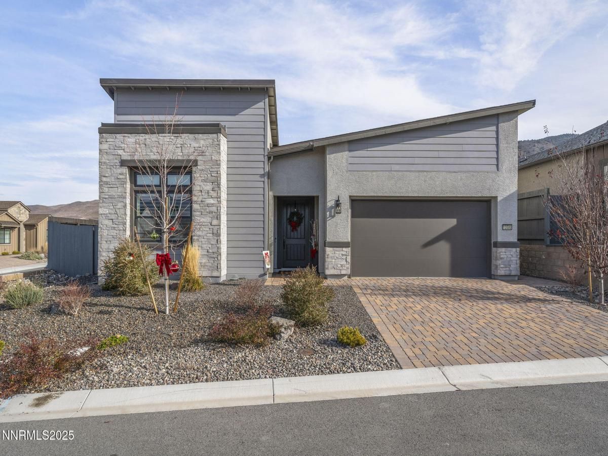 MLS #250059171 image #0