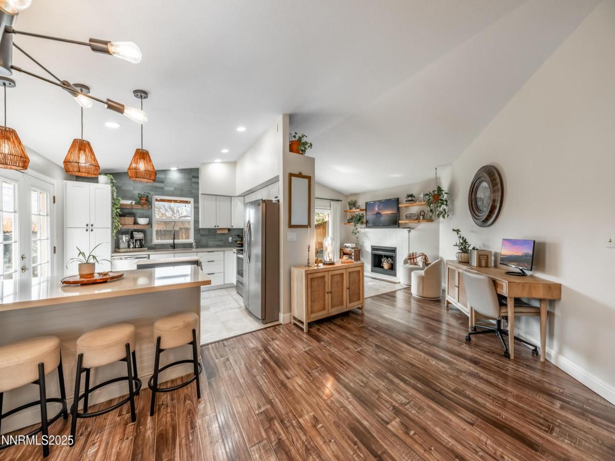 MLS #250059416 image #0