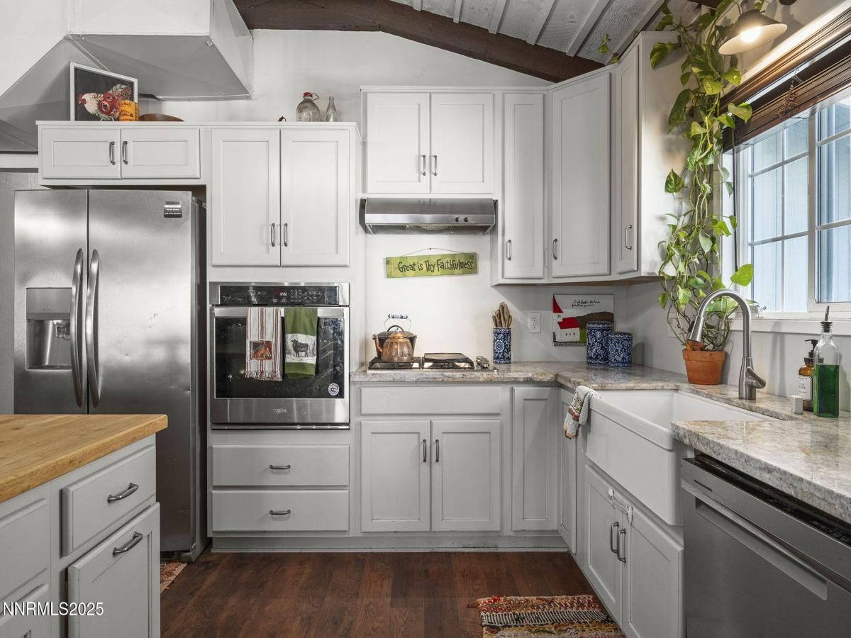 MLS #260000200 image #0