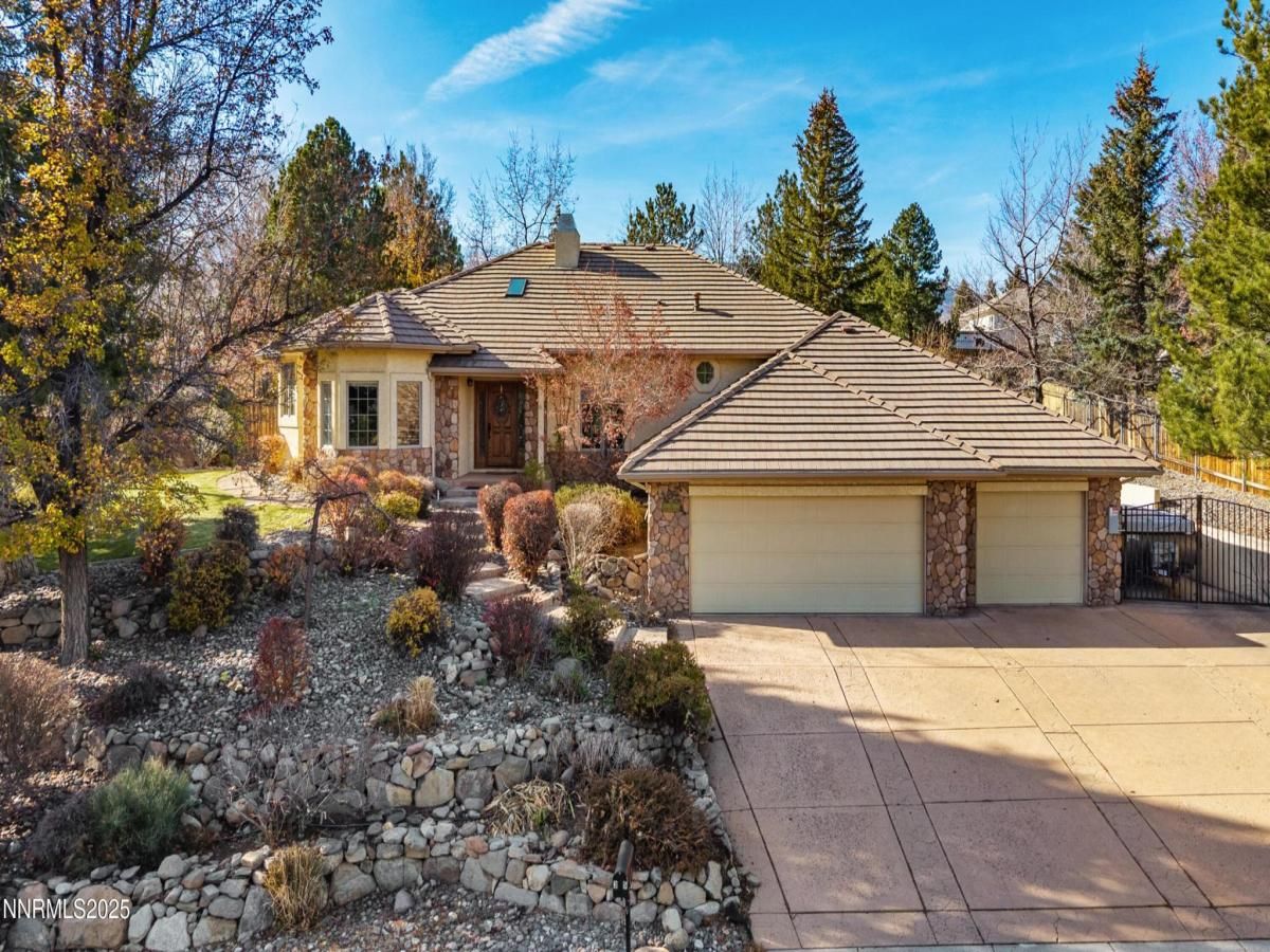 MLS #260000391 image #0