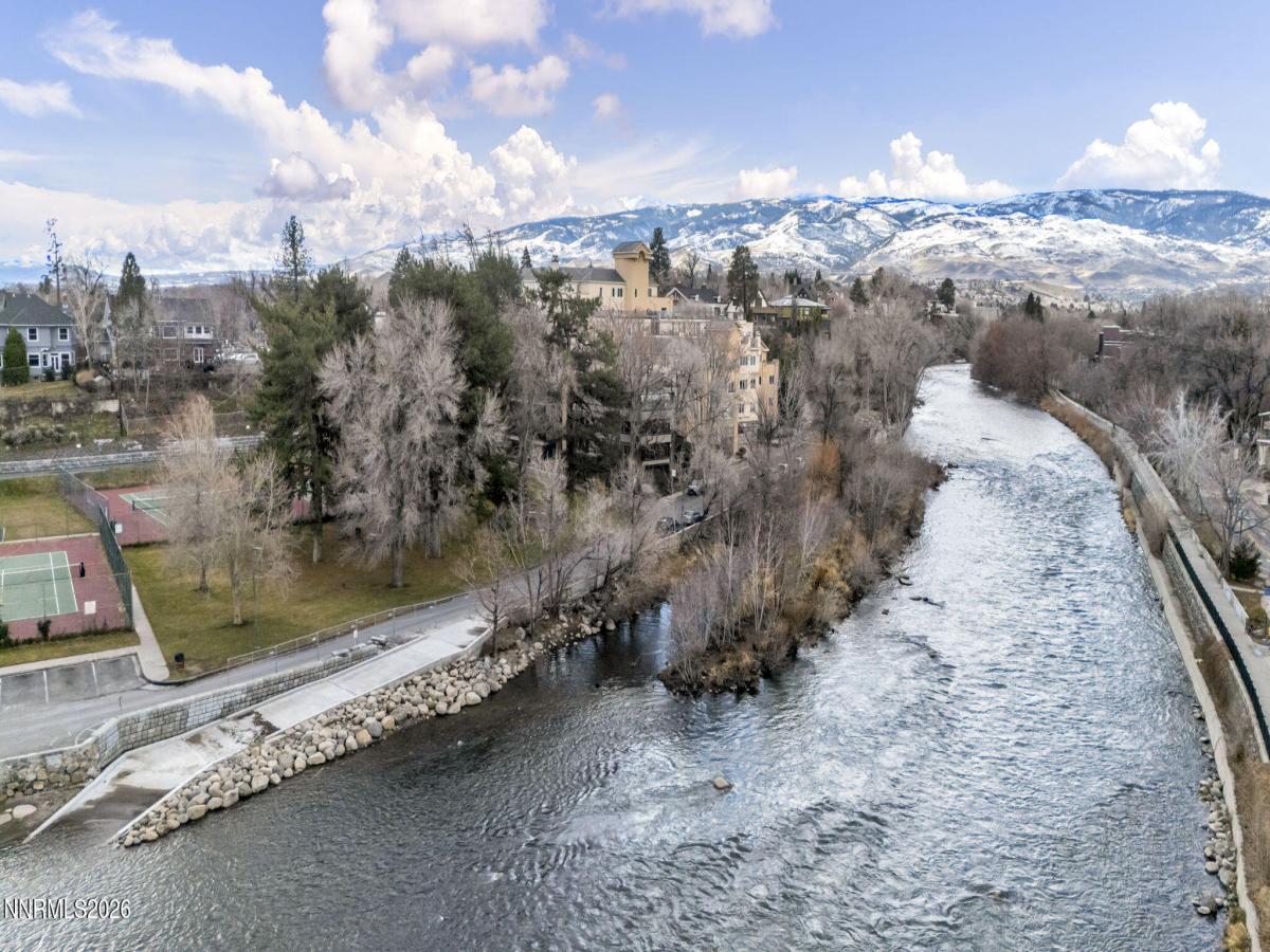 MLS #260000516 image #0