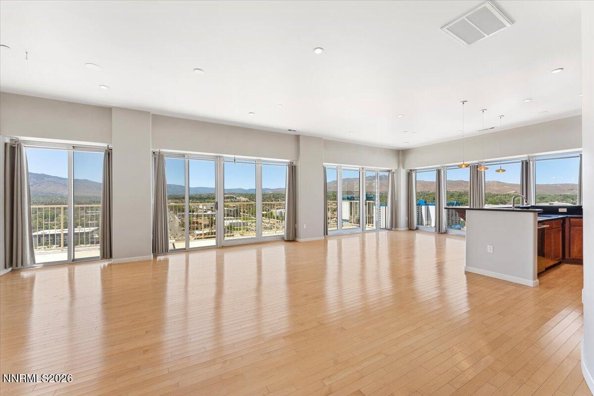 MLS #260005943 image #0