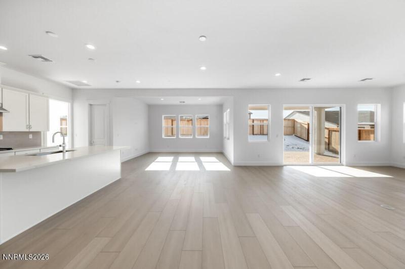 MLS #260009366 image #0