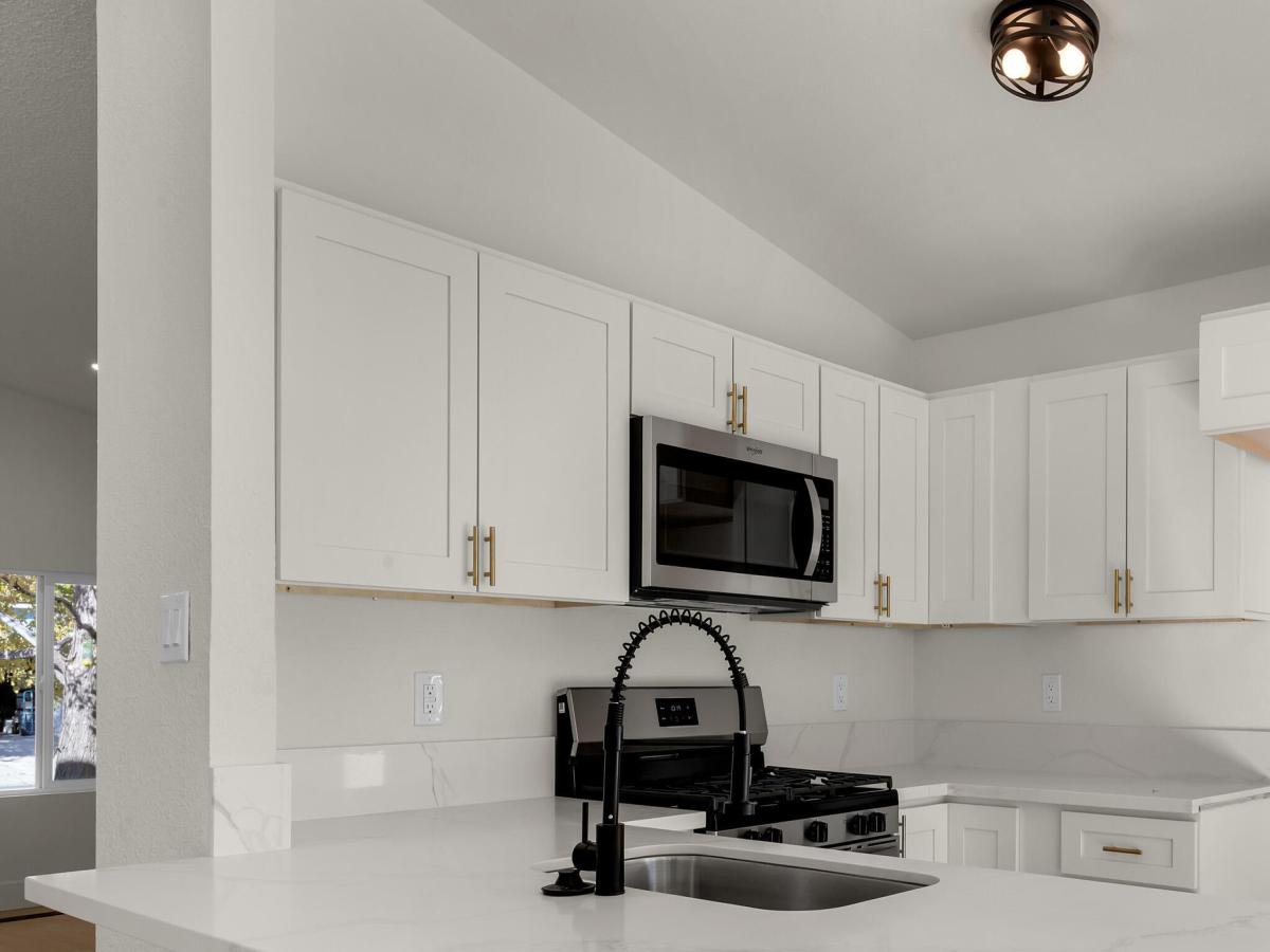 MLS #260013325 image #0