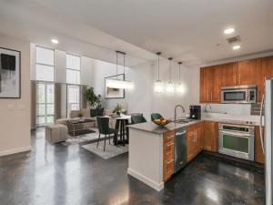 MLS #20875600 image #0