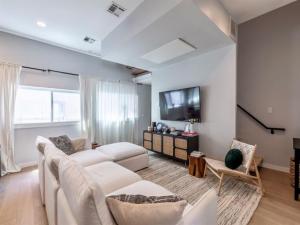 MLS #20960855 image #0