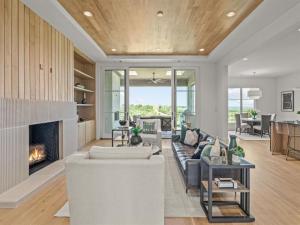 MLS #20974018 image #0