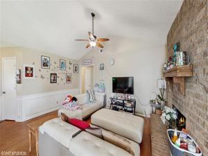 MLS #21000892 image #0