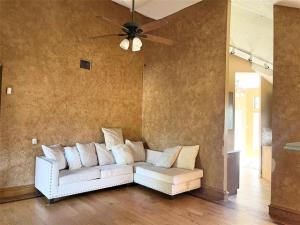 MLS #21008094 image #0