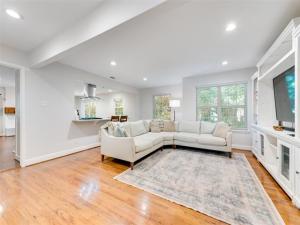 MLS #21012853 image #0