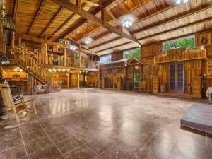 MLS #21013466 image #0