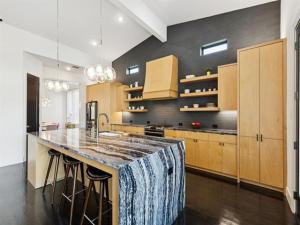 MLS #21020360 image #0