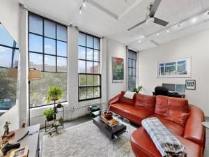 MLS #21022931 image #0